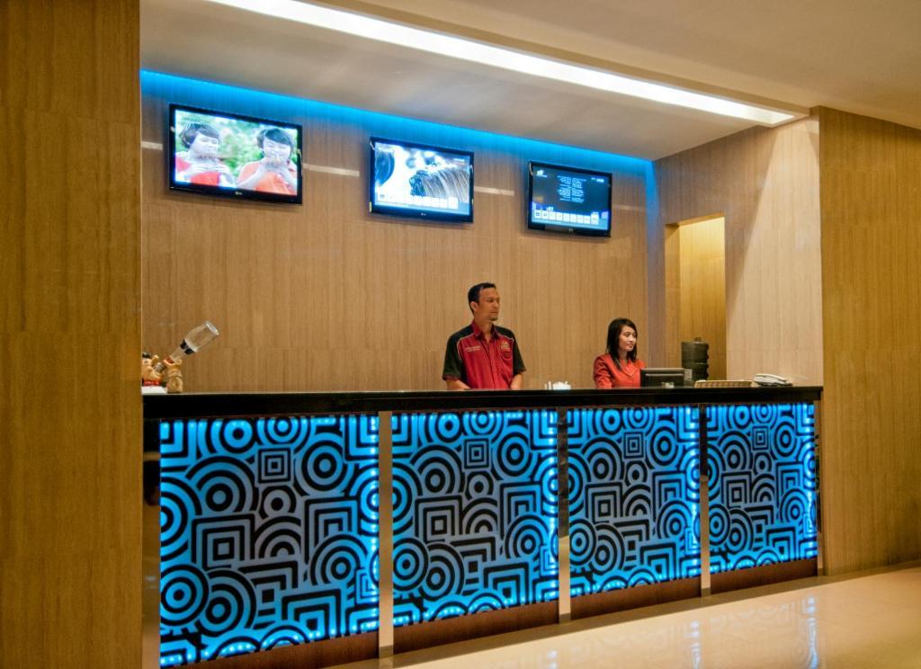 Grand Sakura Hotel Medan Exterior photo