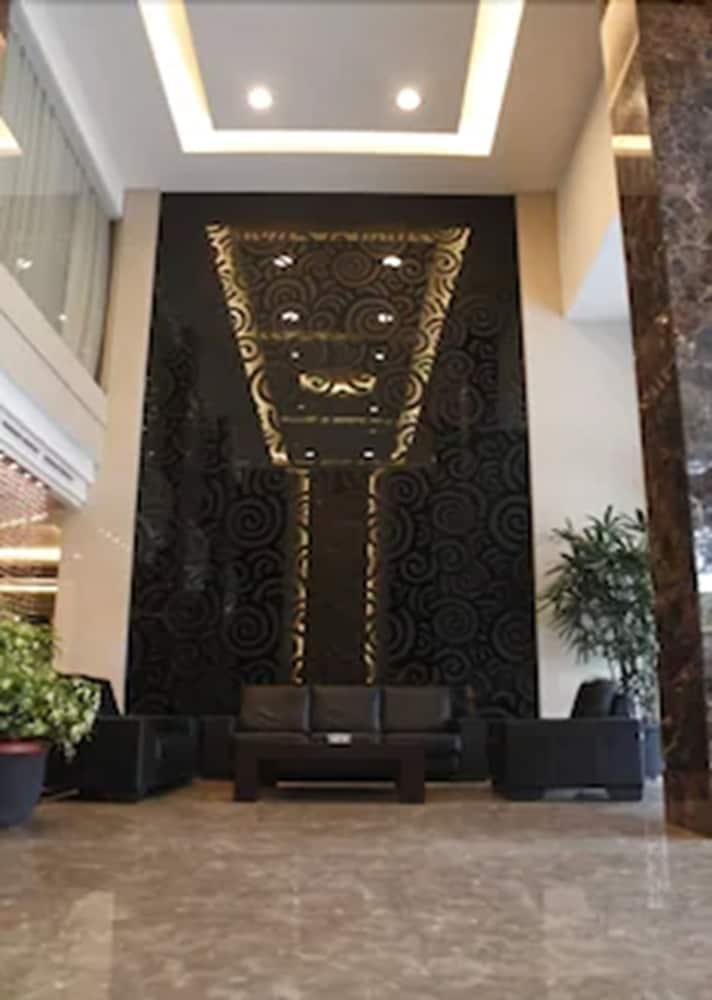 Grand Sakura Hotel Medan Exterior photo
