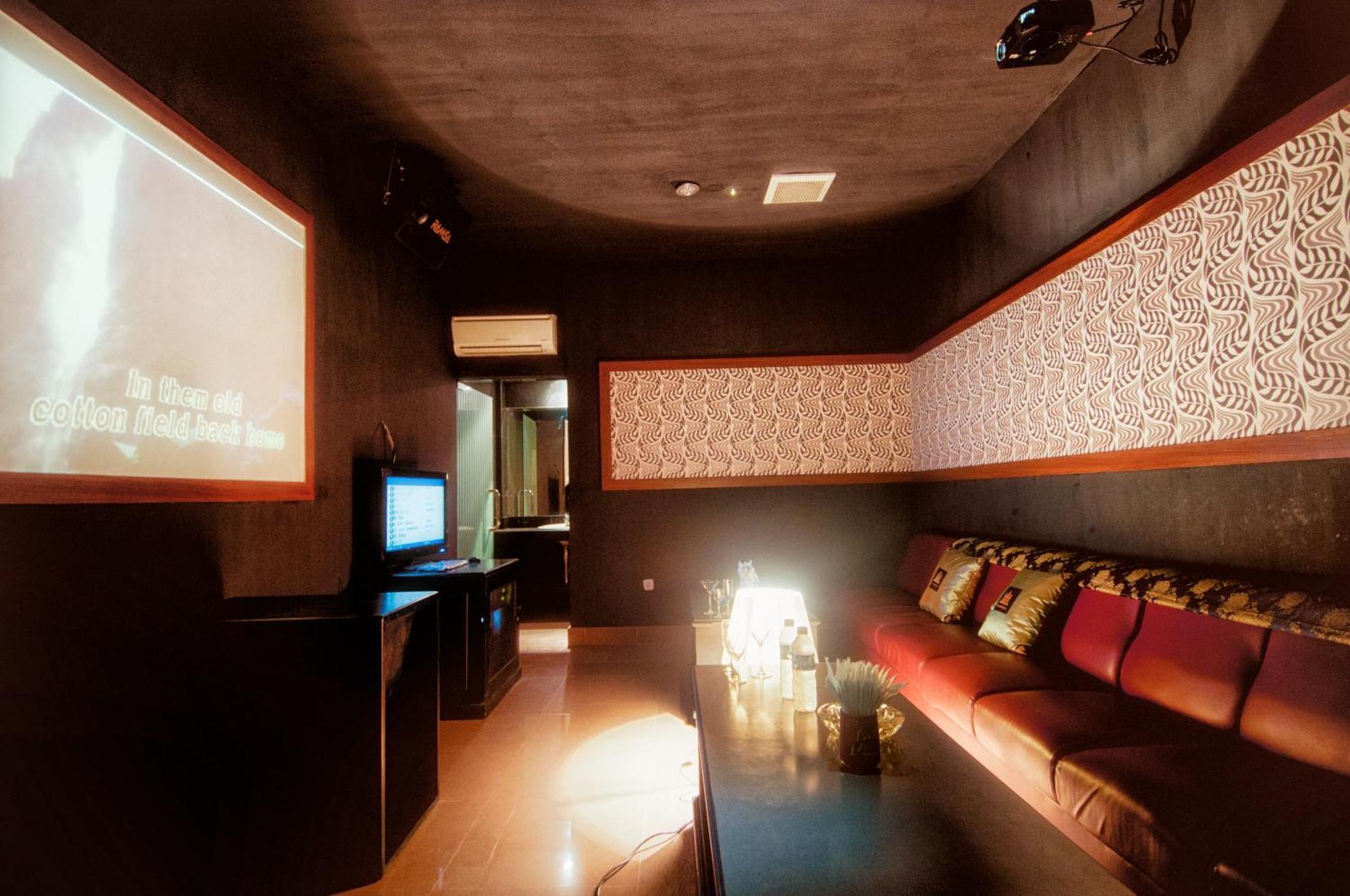 Grand Sakura Hotel Medan Exterior photo
