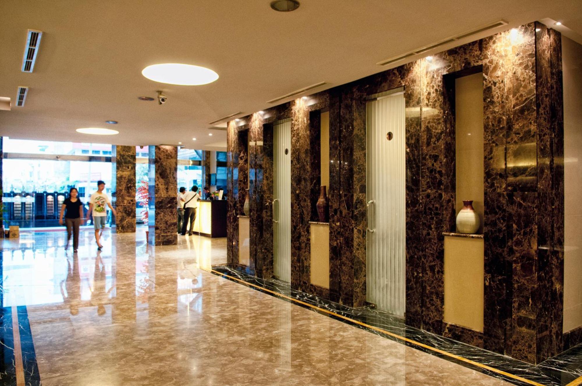 Grand Sakura Hotel Medan Exterior photo