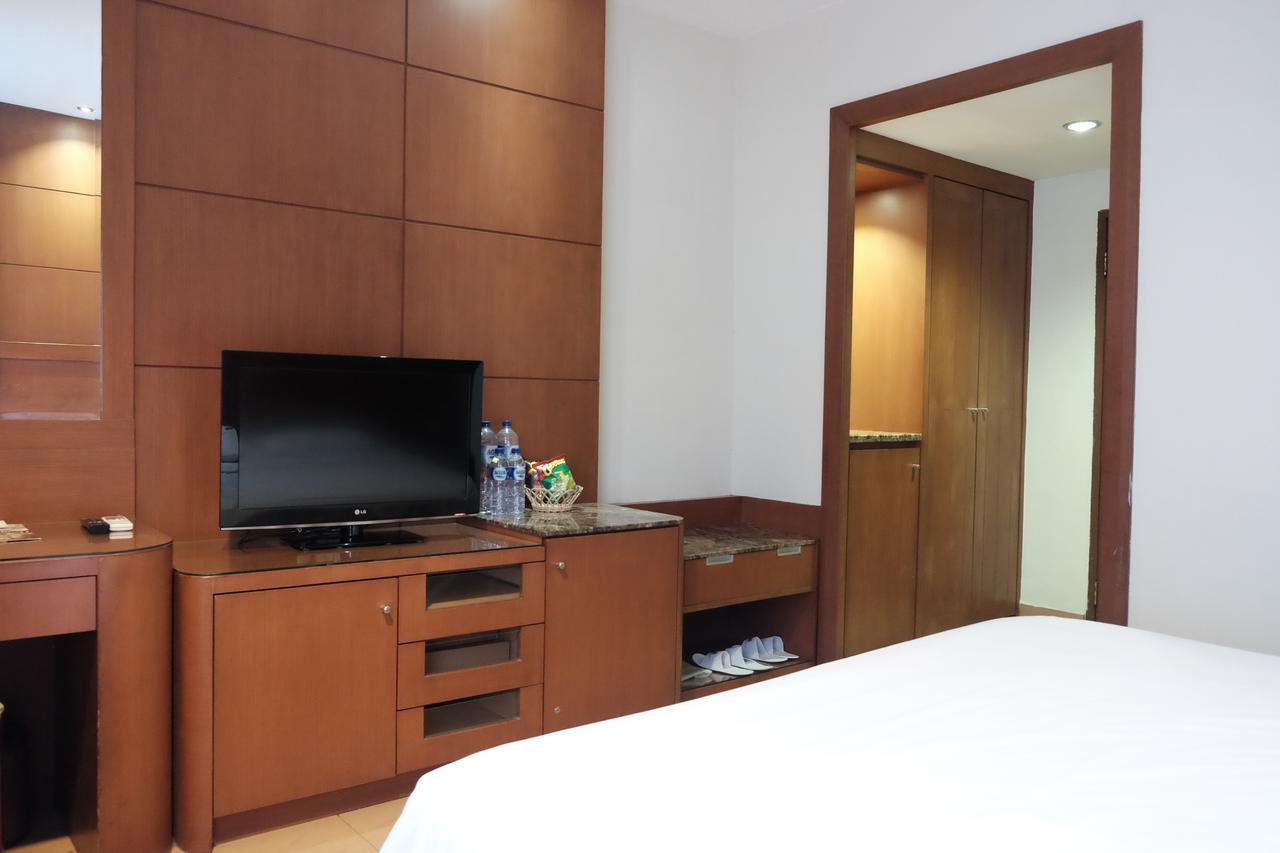 Grand Sakura Hotel Medan Exterior photo